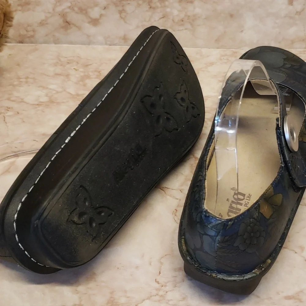 Alegria navy blue and gray floral clogs platforms Mary Jane womens size 41